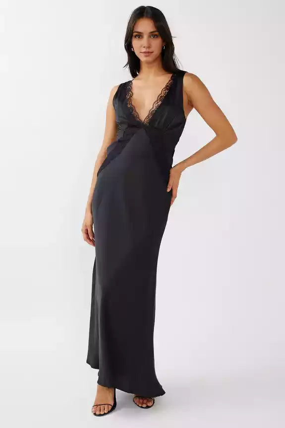 Beautiful satin with extra long side zipper and lace edge, leaving you in awe of Bridesmaid Dresses