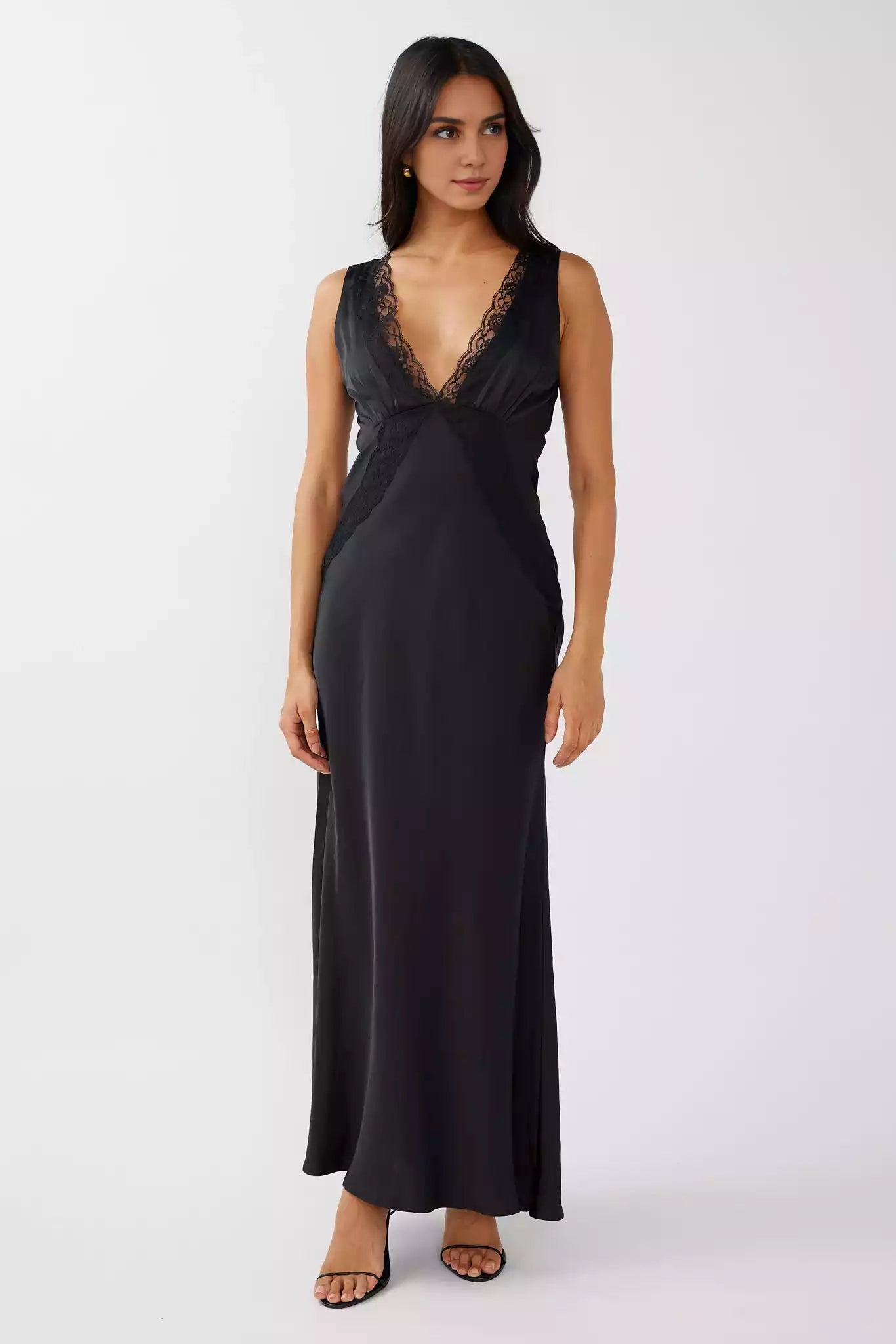Beautiful satin with extra long side zipper and lace edge, leaving you in awe of Bridesmaid Dresses