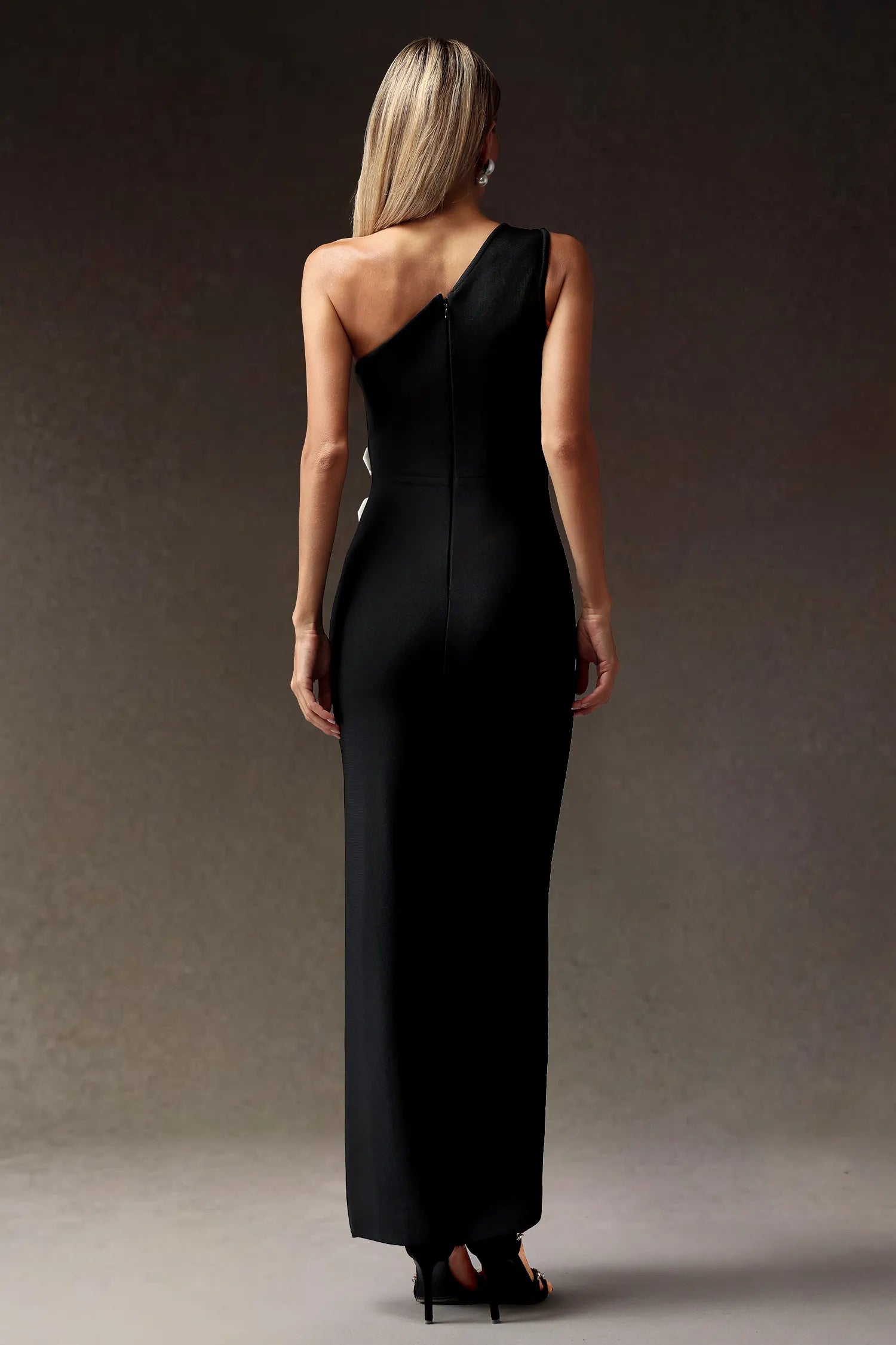 Black One-Shoulder 3D Flower Applique High Slit Bandage Maxi Evening Dresses