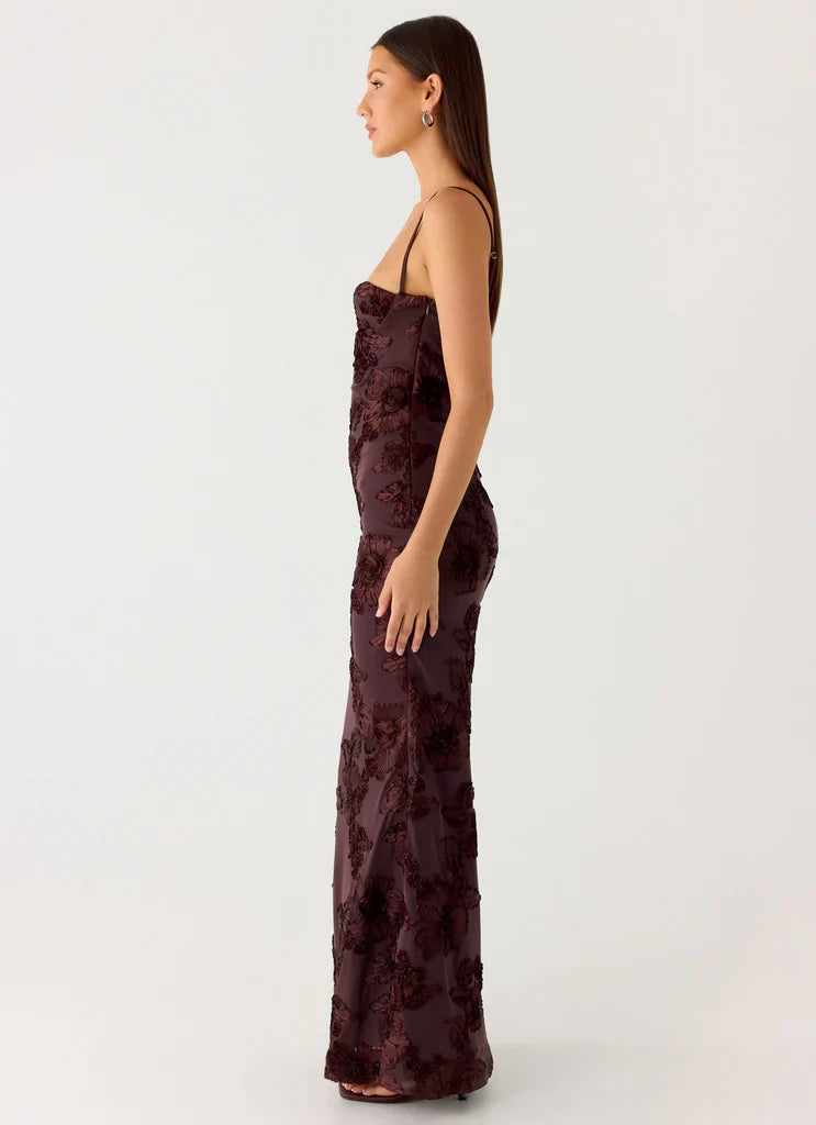 Burgundy Floral Applique Halter Neck Maxi Evening Dress For Elegant Formal Evening Events