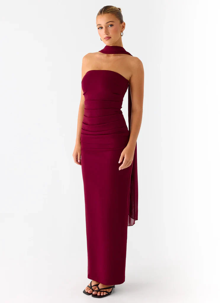 Burgundy Strapless Halter Neck Ruched Maxi Prom Dress For Elegant Formal Evening Events