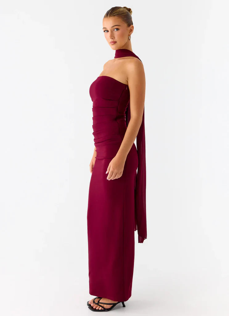Burgundy Strapless Halter Neck Ruched Maxi Prom Dress For Elegant Formal Evening Events