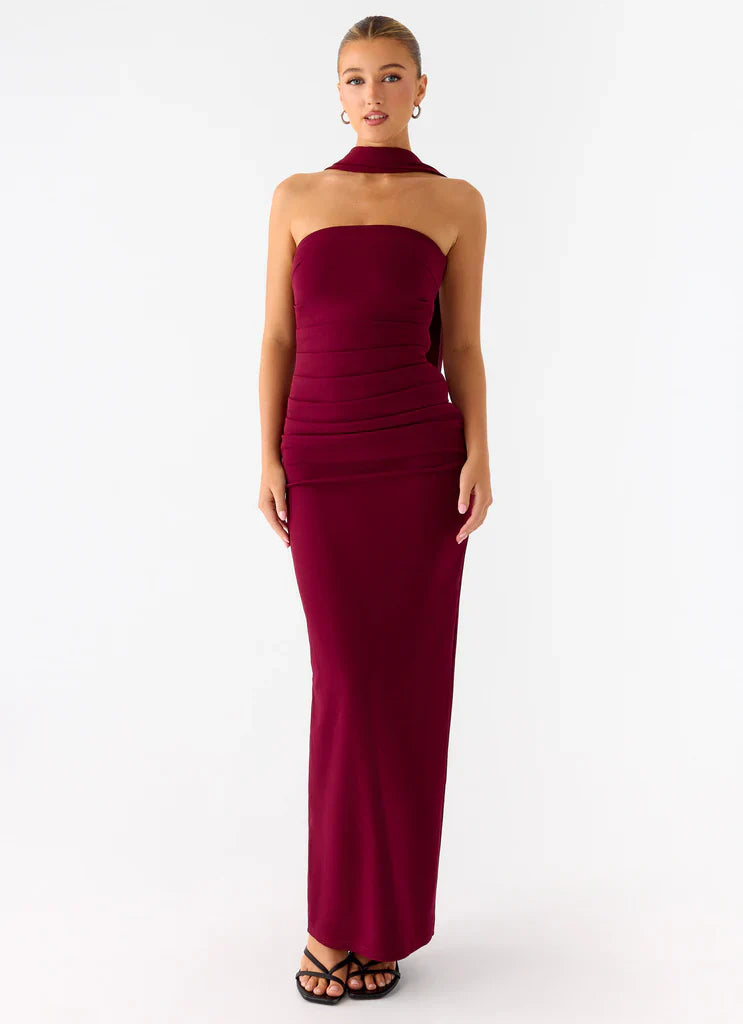 Burgundy Strapless Halter Neck Ruched Maxi Prom Dress For Elegant Formal Evening Events