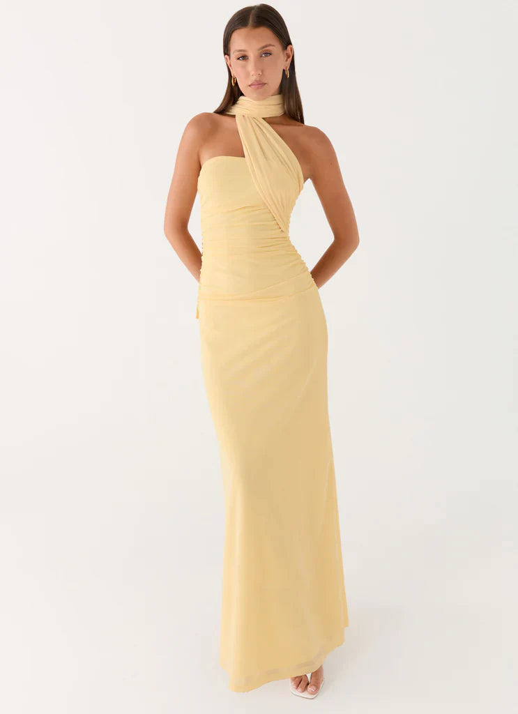 Butter Yellow Halter Neck Ruched Backless Maxi Prom Dress For Elegant Formal Evening Events