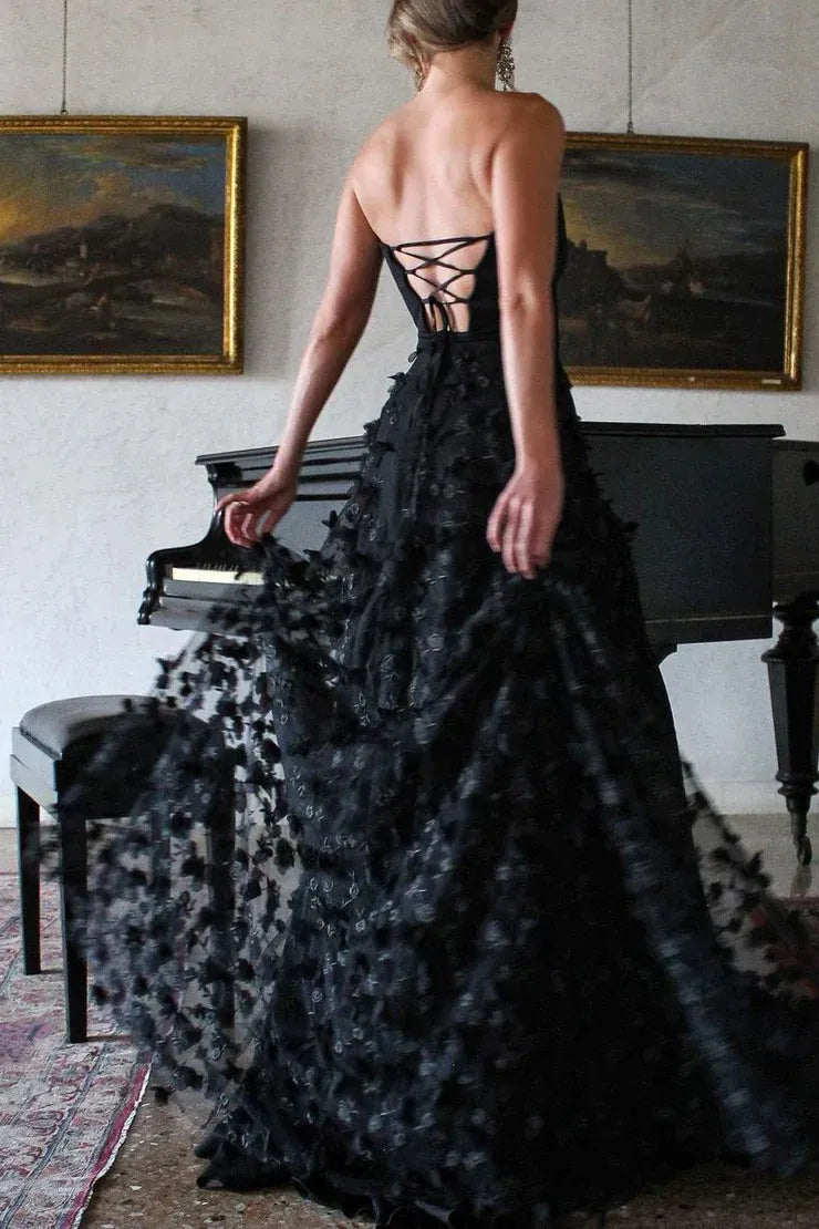 Charming Black A Line Sweetheart Neck Sleeveless Lace-Up-Back 3D Floral Floor-Length Prom Dresses with Slit ﻿