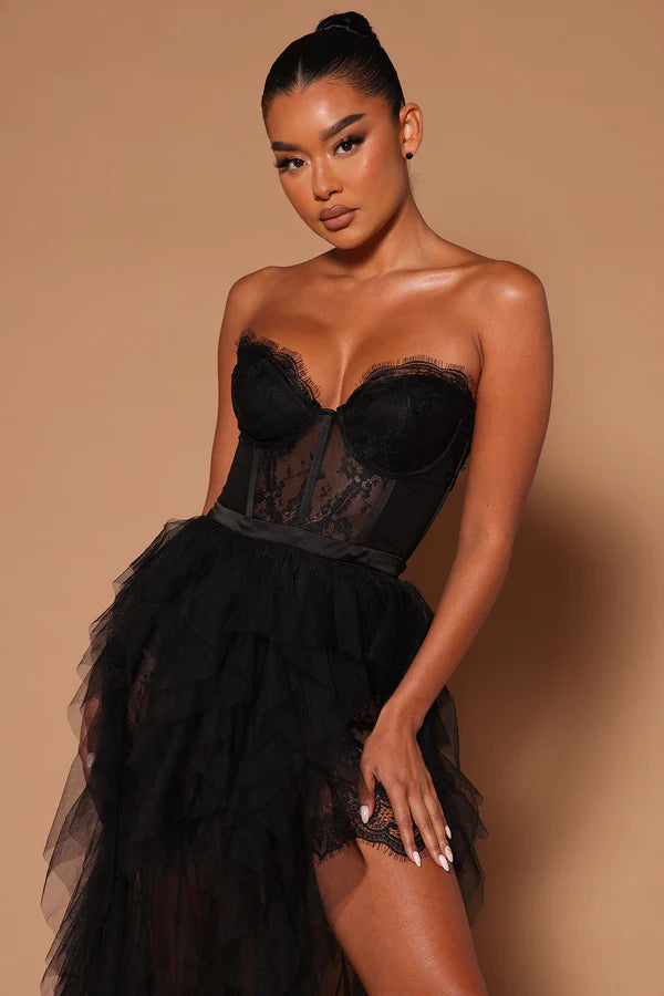 Charming Black Sheath Sweetheart Neckline Strapless Back Zip Lace Tiered Tulle High Low Prom Dresses With High Slit