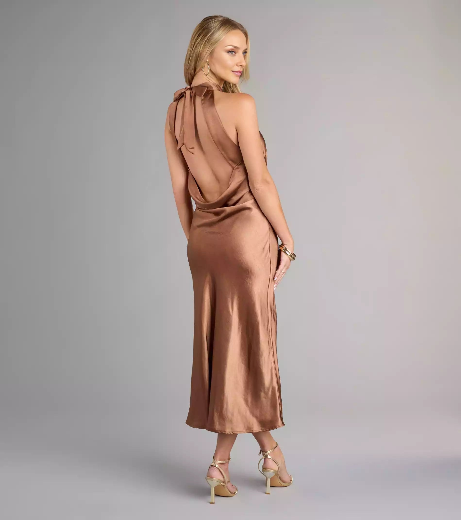 Charming high-quality satin sleeveless backless neckline, low neckline, back front slit, medium length Prom Dresses
