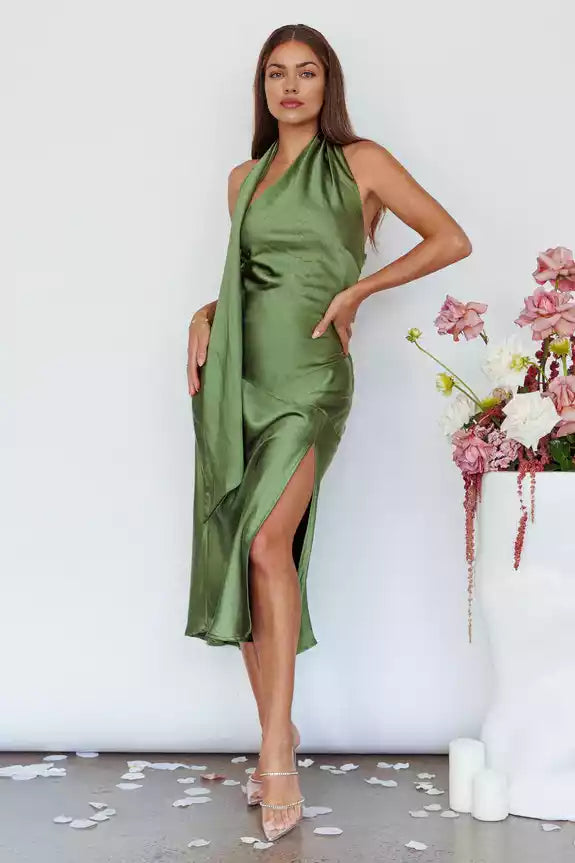 Charming mid length bust with lining, front slit neckline, lace up straps, side zippers Bridesmaid Dresses