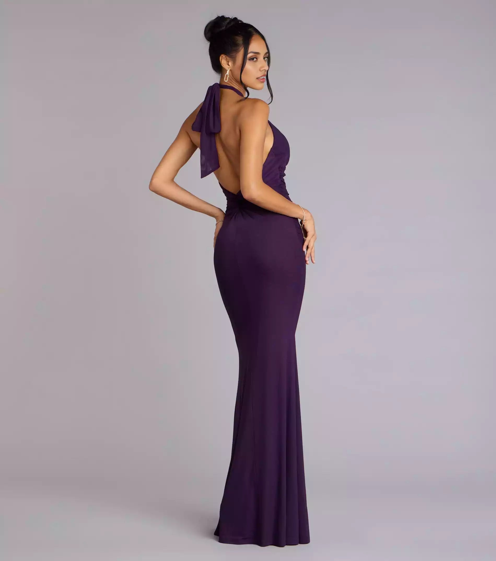 Charming sleeveless twisted neck hanging collar with hollowed out backless suspender and Prom Dresses featuring a mermaid on the ground