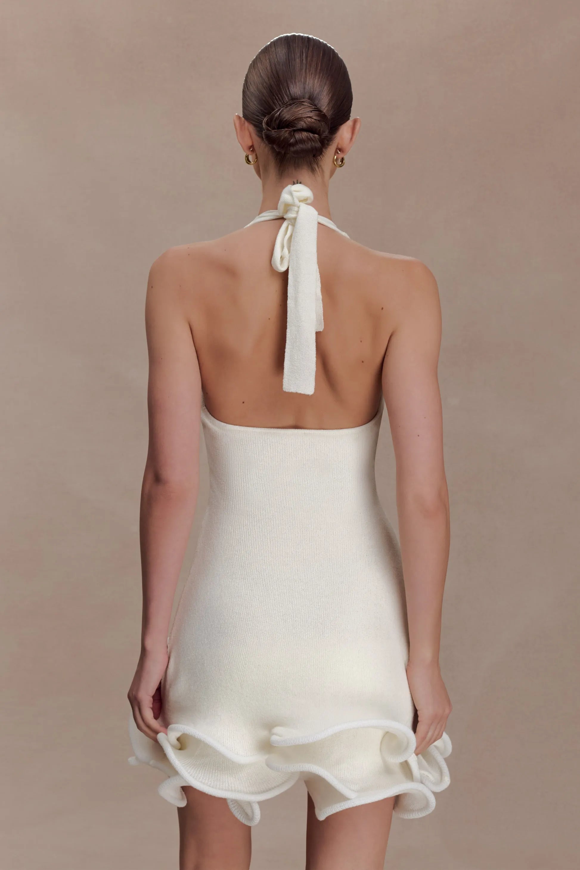 Chic Sheath Halter V Neck Sleeveless Tie Back Mini Length Ruched Homecoming Dresses