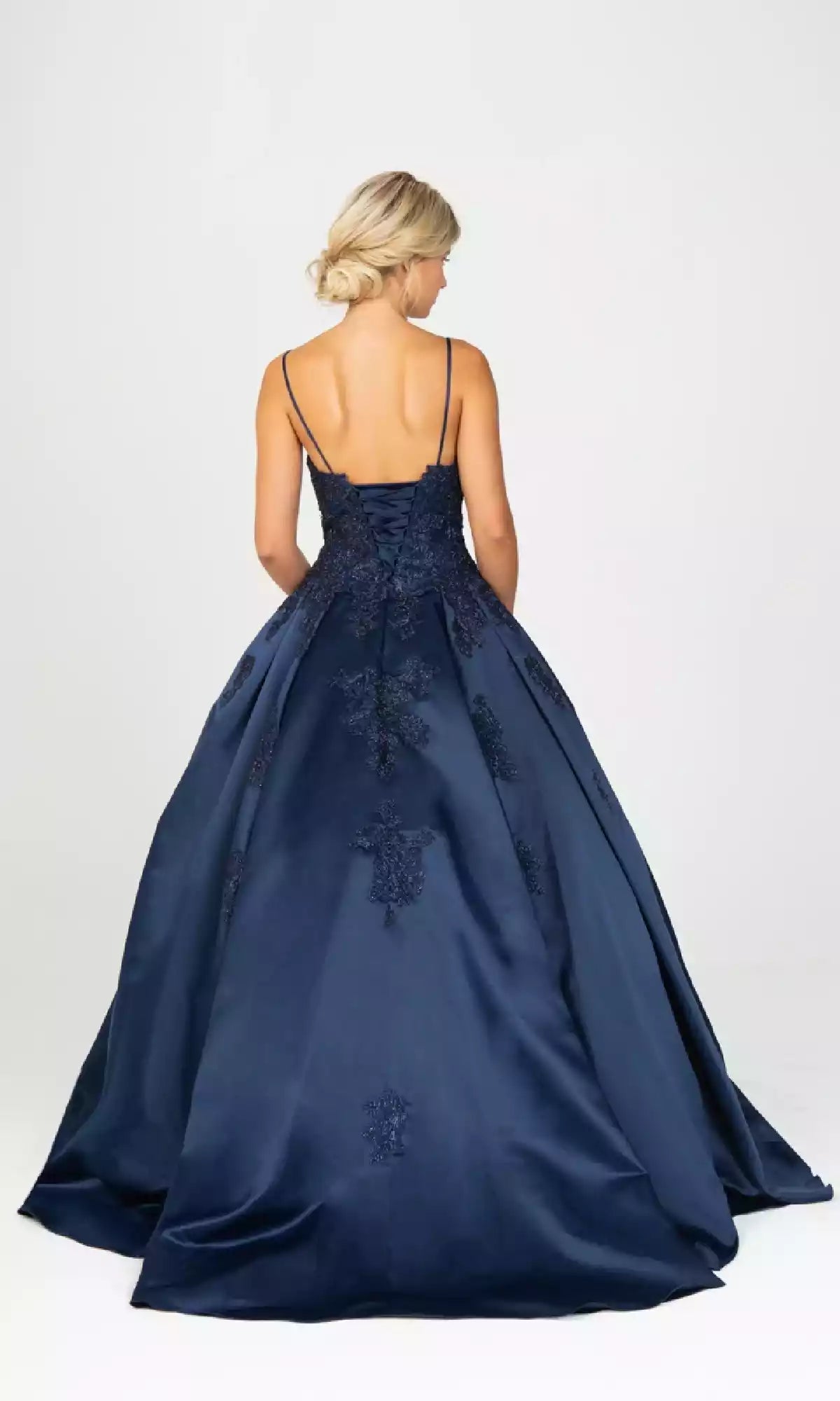 Classic and elegant lace up long satin heart-shaped neckline tight corset embroidered lace fluffy and flowing A-line luxury choice Prom Dresses