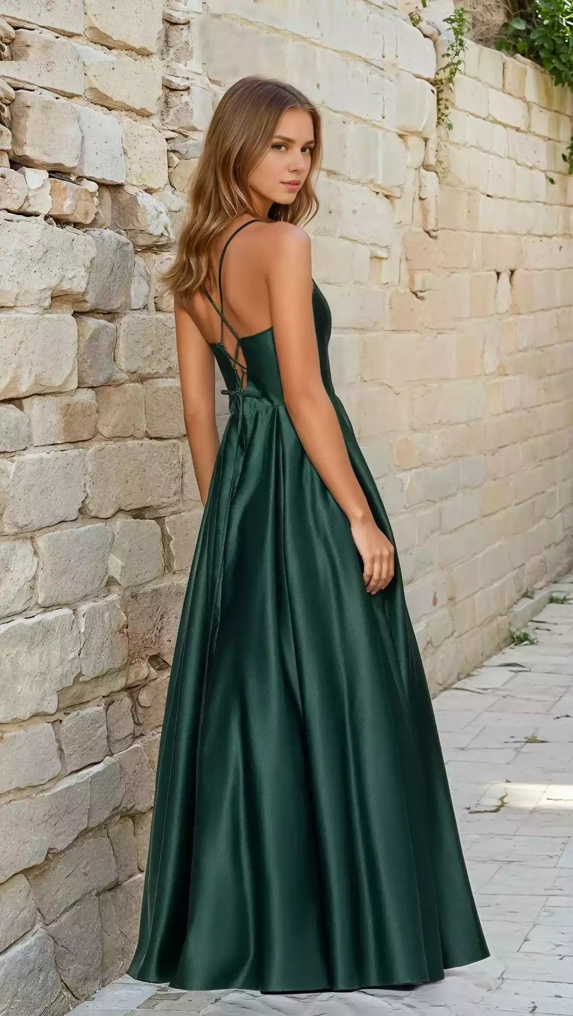 Classic and elegant long A-line V-neck corset wrapped around the backless strap, perfectly fitting the body Prom Dresses