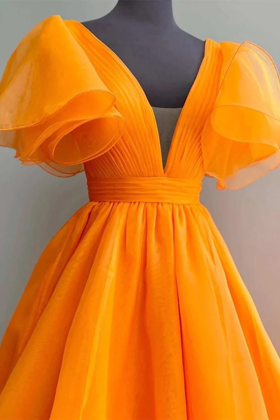 Deep V-pleated sleeve A-line long skirt