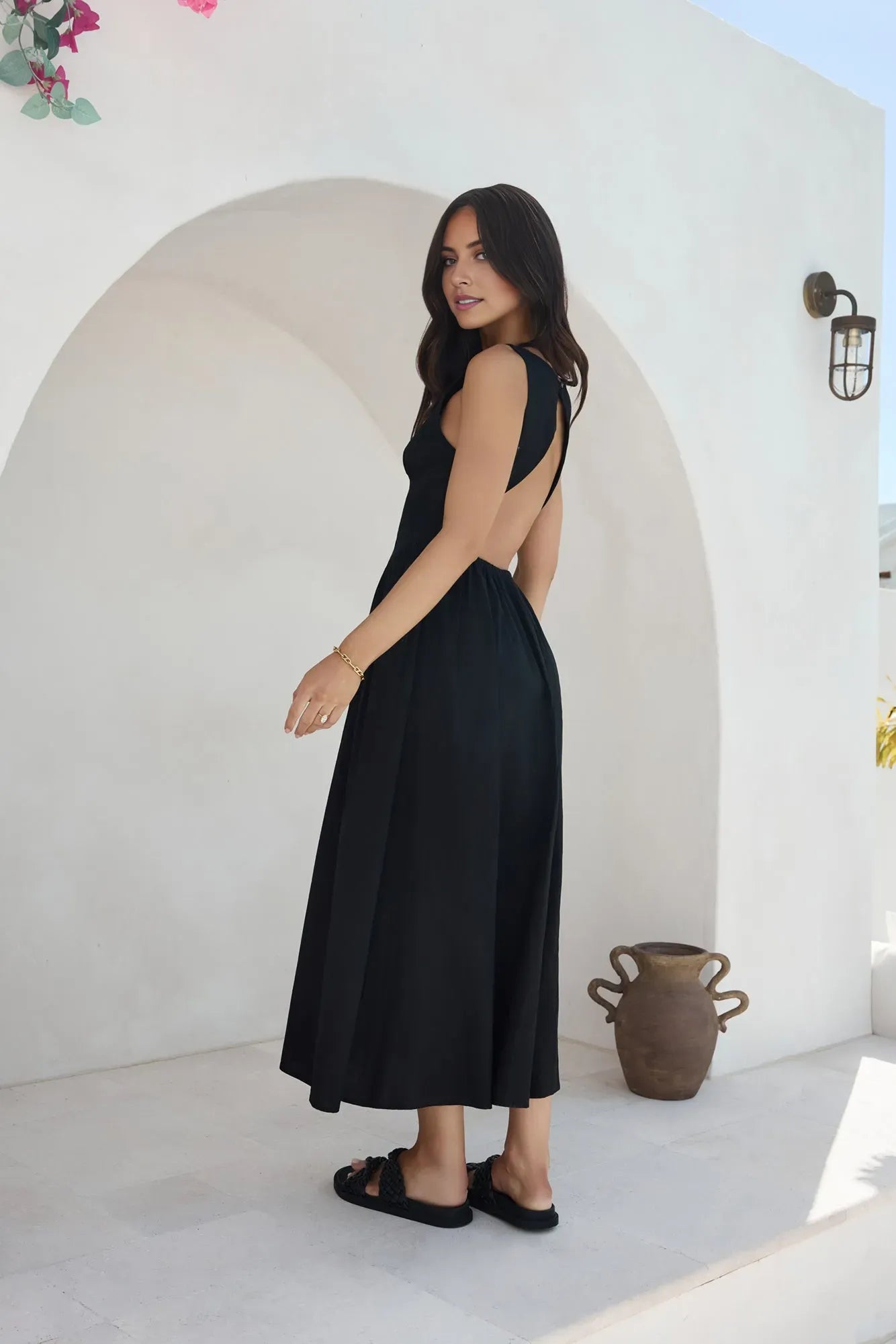 Elegant Black A-Line V Neckline Sleeveless Buttons to Front Backless Ankle-Length Prom Dresses ﻿