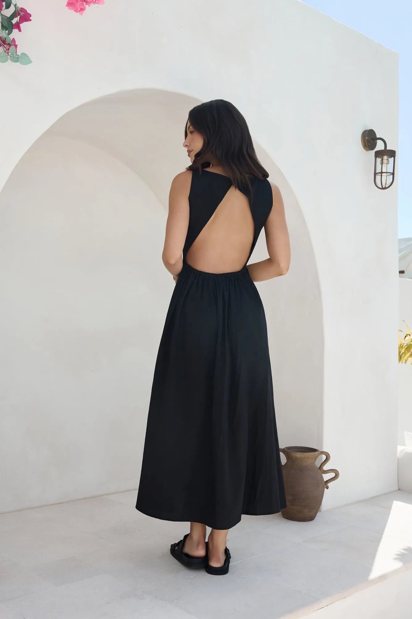 Elegant Black A-Line V Neckline Sleeveless Buttons to Front Backless Ankle-Length Prom Dresses ﻿