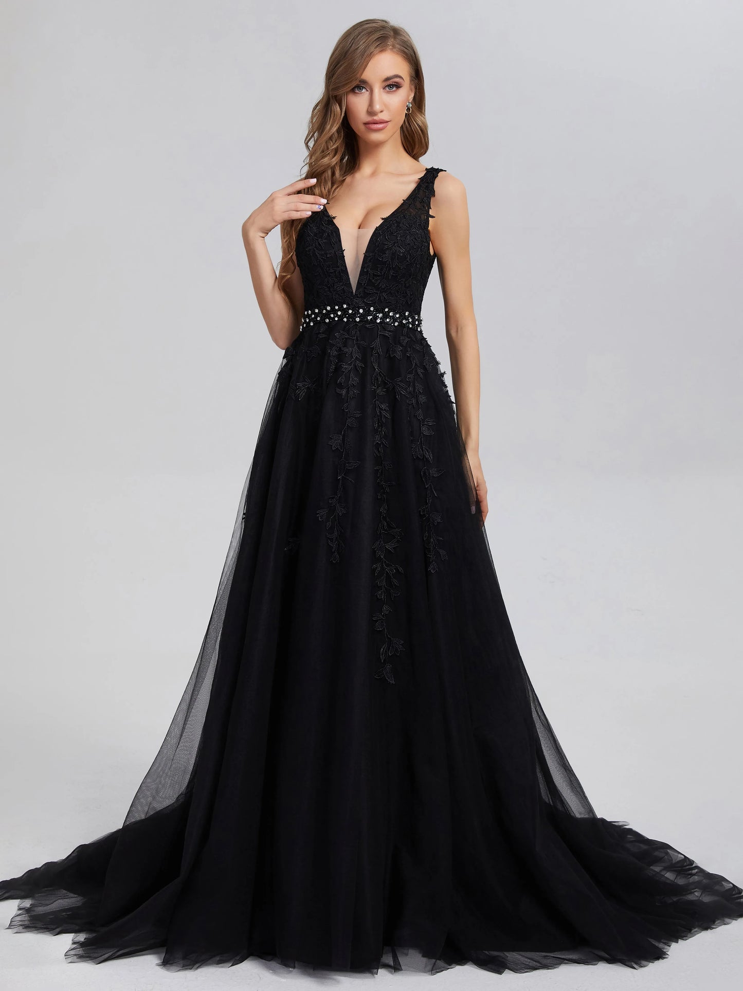 Elegant Black Tulle V-neck Backless Appliques Satin with Plunging Lace and Beaded Waistband