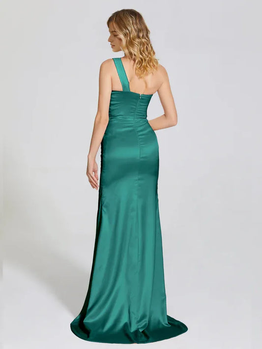 Elegant Emerald Green Satin One - Shoulder Trumpet  Prom Dress with High Slit and Ruched Detail