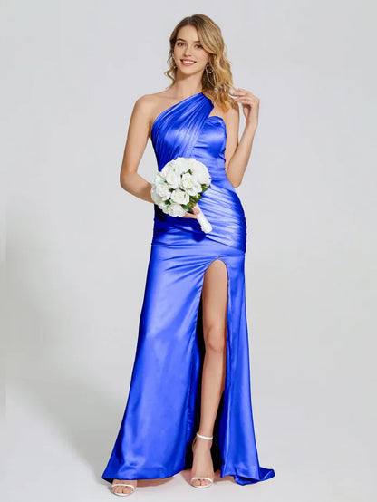 Elegant Emerald Green Satin One - Shoulder Trumpet  Prom Dress with High Slit and Ruched Detail