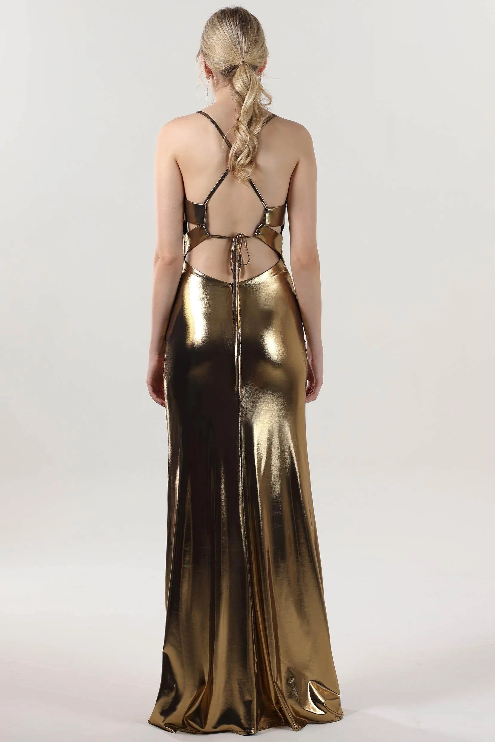 Elegant Gold Sheath-Column Spaghetti Strap Sleeveless Cut-Out Back Floor-Length Metallic Prom Dress with Ruched