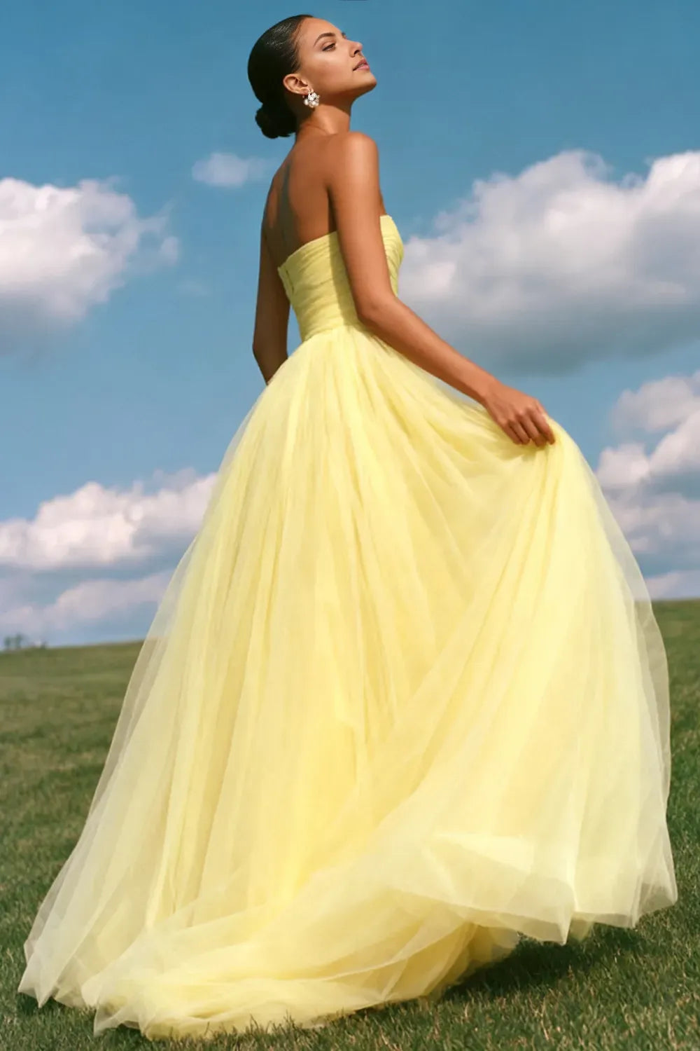 Elegant Light Yellow Ball Gown Sweetheart Neck Strapless Back Zip Ruched Bodice Tulle Floor-Length Prom Dress
