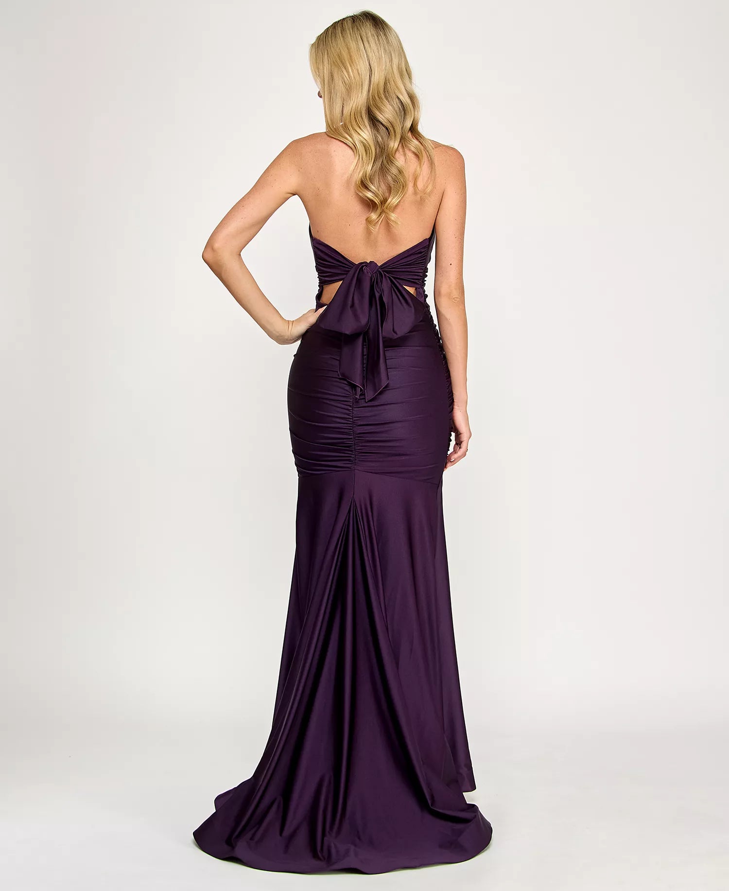 Elegant Mermaid Halter Neck Sleeveless Ruched Bow-Back Floor-Length Prom Dresses Hot sale