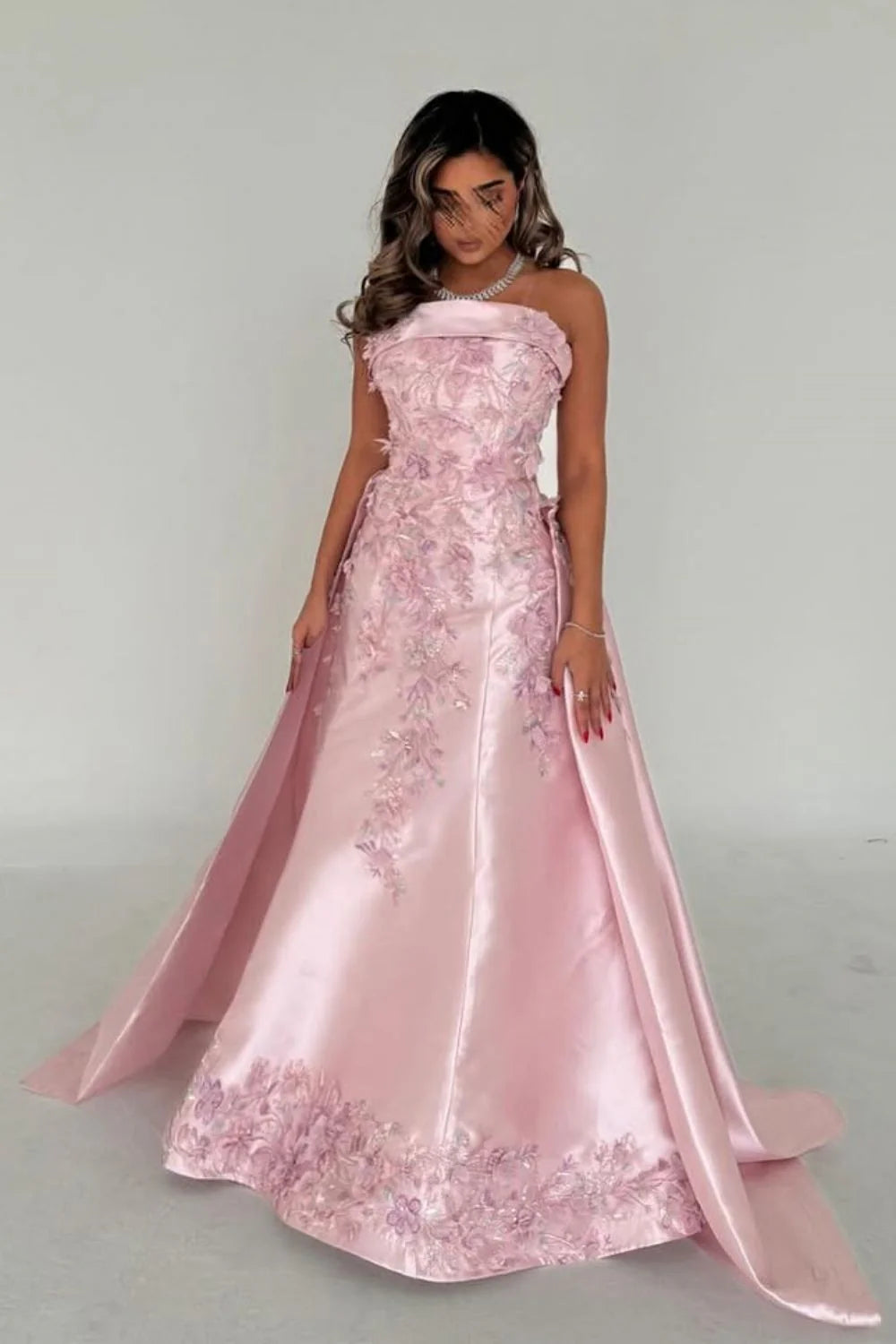 Elegant Pink A-Line Strapless Satin Party Dress with Appliques and Court Train