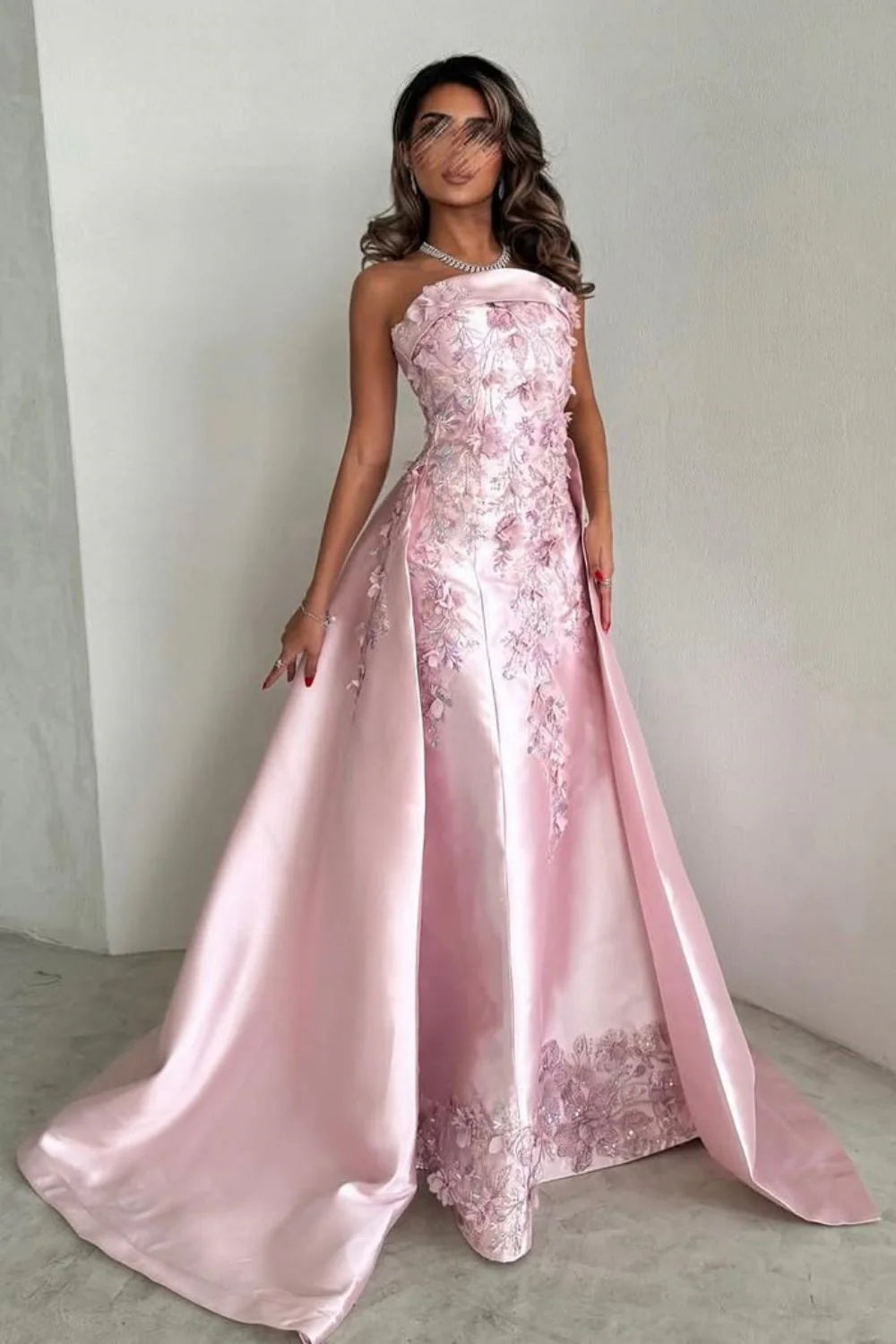 Elegant Pink A-Line Strapless Satin Party Dress with Appliques and Court Train