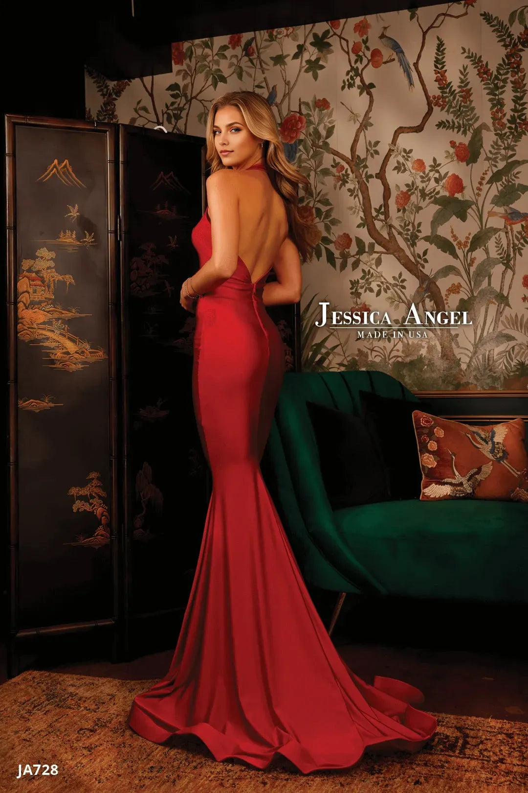 Elegant Red Mermaid Halter Deep-V -Neck Sleeveless Open-Back Floor-Length Satin Prom Dress