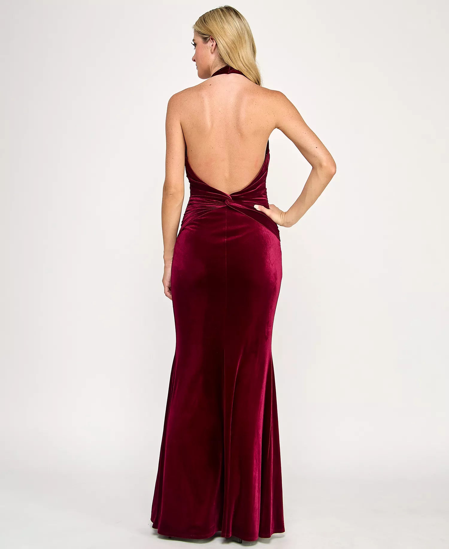 Elegant Burgundy Sheath Halter Neck Sleeveless Backless Ruched Velvet Floor-Length Prom Dresses for women