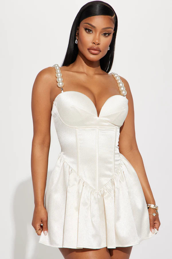 Elegant A-Line Sweetheart Sleeveless Pearl-Strap Chic Ivory Mini Homecoming Dress