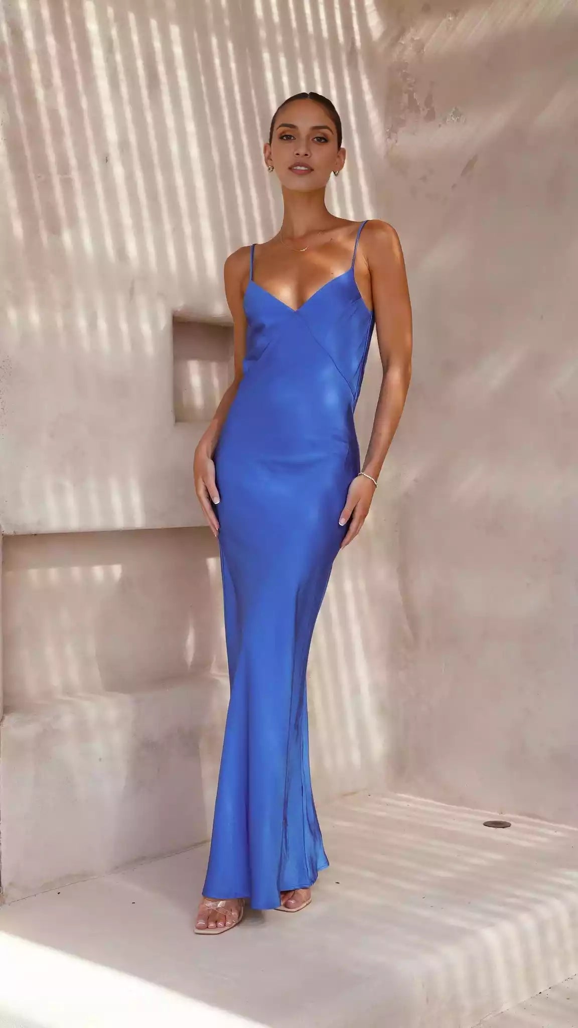 Elegant camisole adjustable thin shoulder strap V-neck slim fit long Prom Dresses
