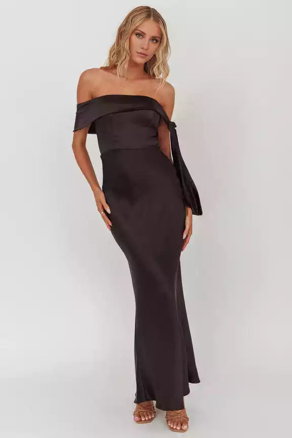 Elegant knot decoration with lining, shoulder exposed, zipper on the side Bridesmaid Dresses