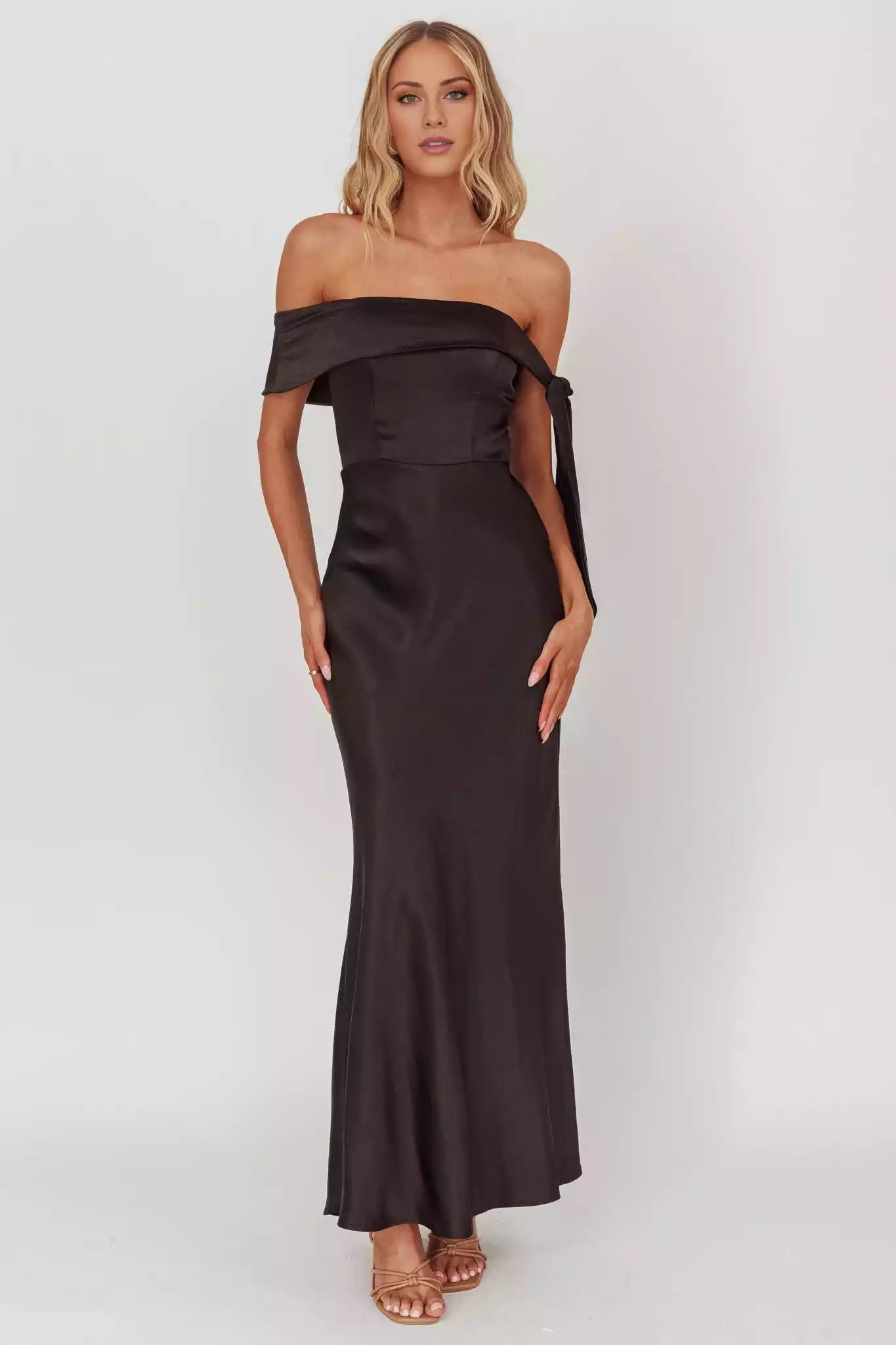Elegant knot decoration with lining, shoulder exposed, zipper on the side Bridesmaid Dresses