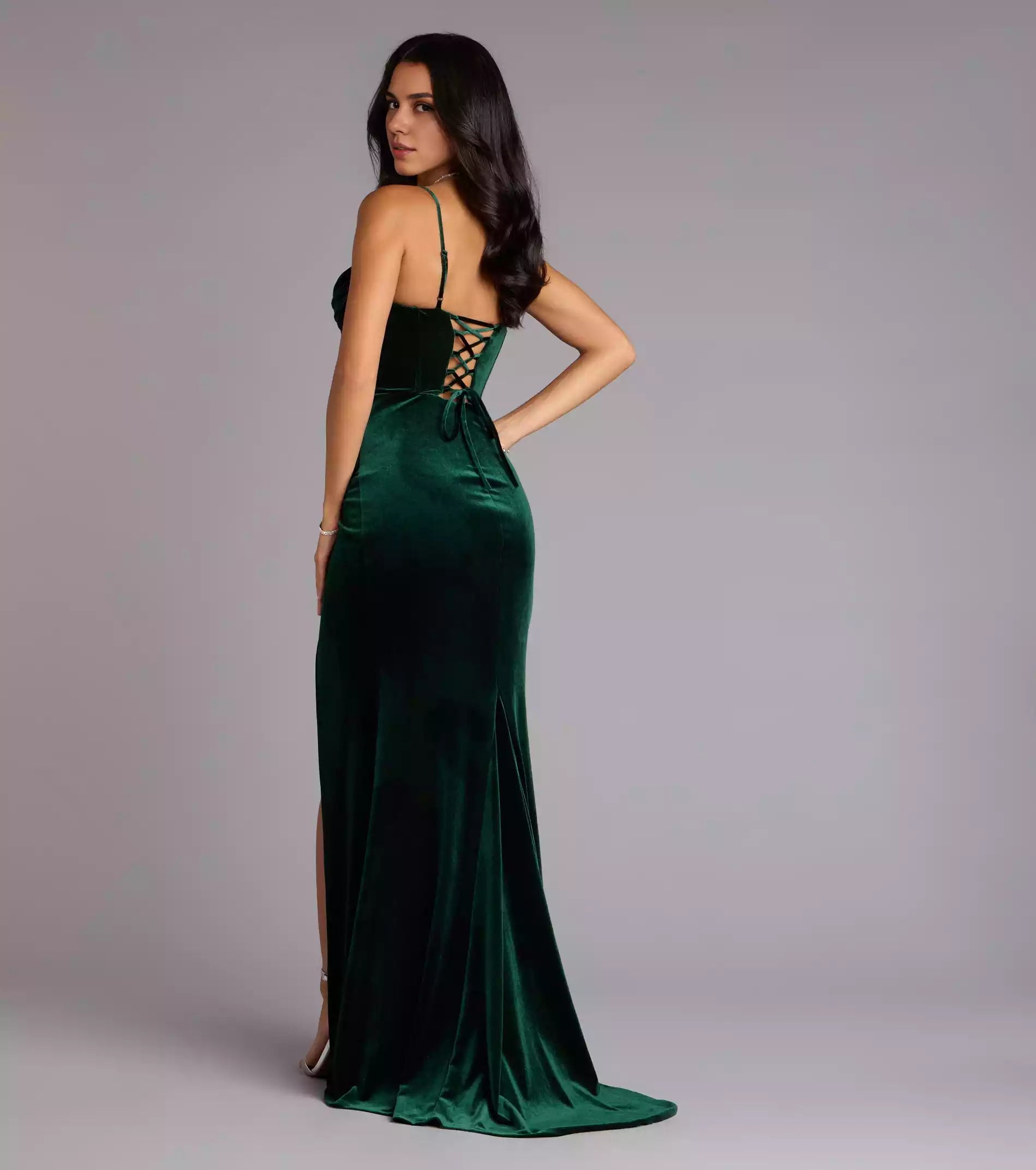 Enchanting velvet sleeveless heart-shaped neckline pleated draped blouse tight corset thin shoulder straps high slit Prom Dresses
