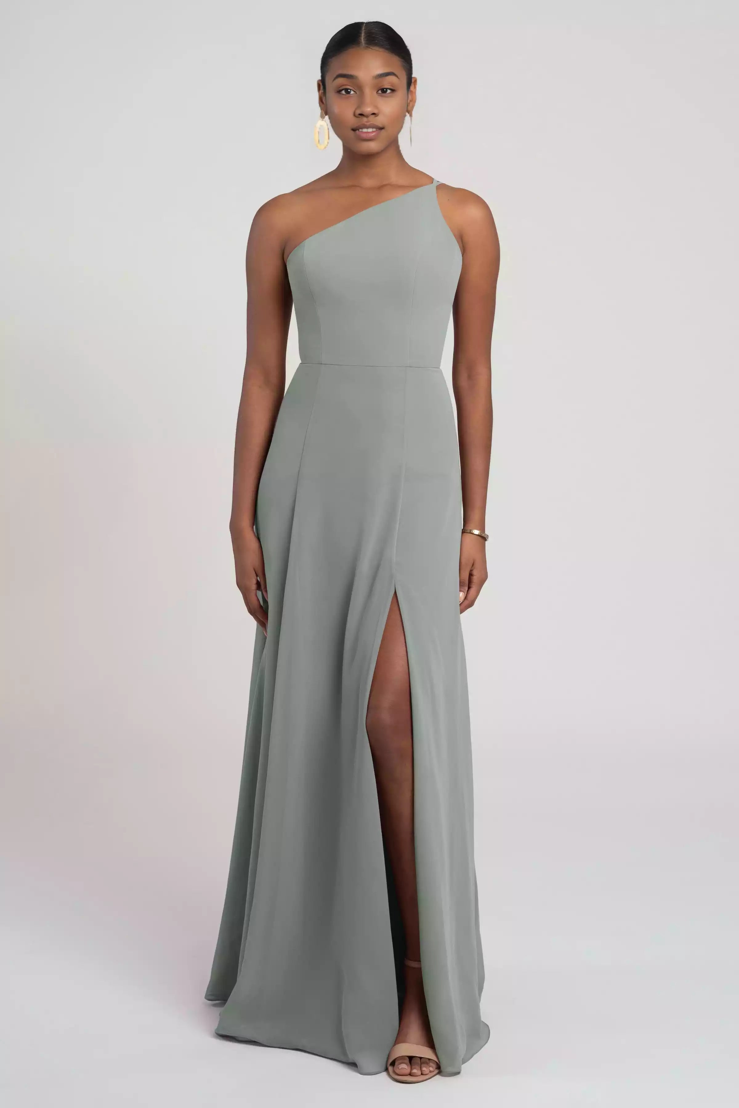 Exquisite single shoulder chiffon skirt with slim fit at the hips, asymmetrical shoulder straps, flared skirt silhouette, Bridesmaid Dresses