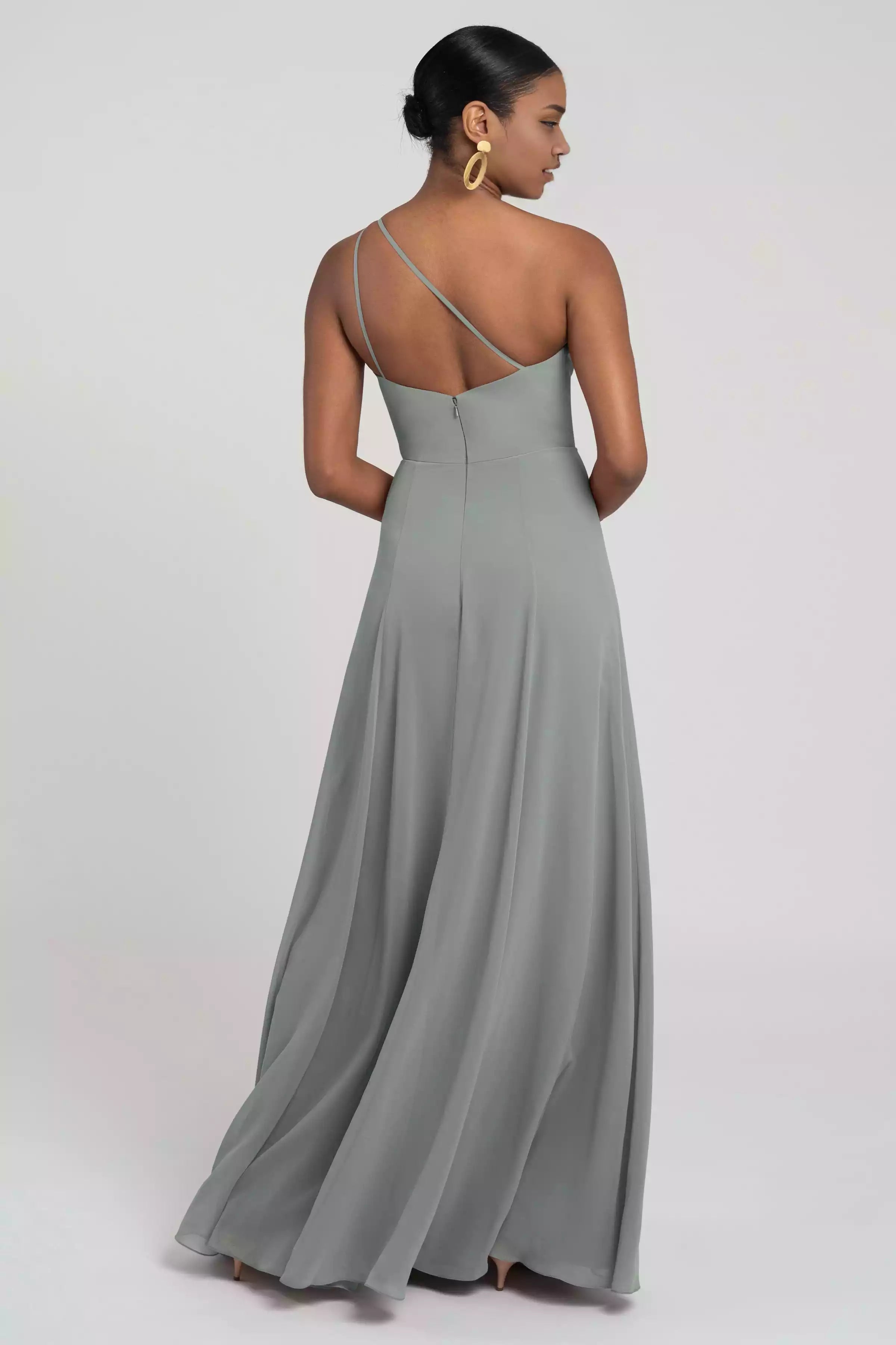 Exquisite single shoulder chiffon skirt with slim fit at the hips, asymmetrical shoulder straps, flared skirt silhouette, Bridesmaid Dresses