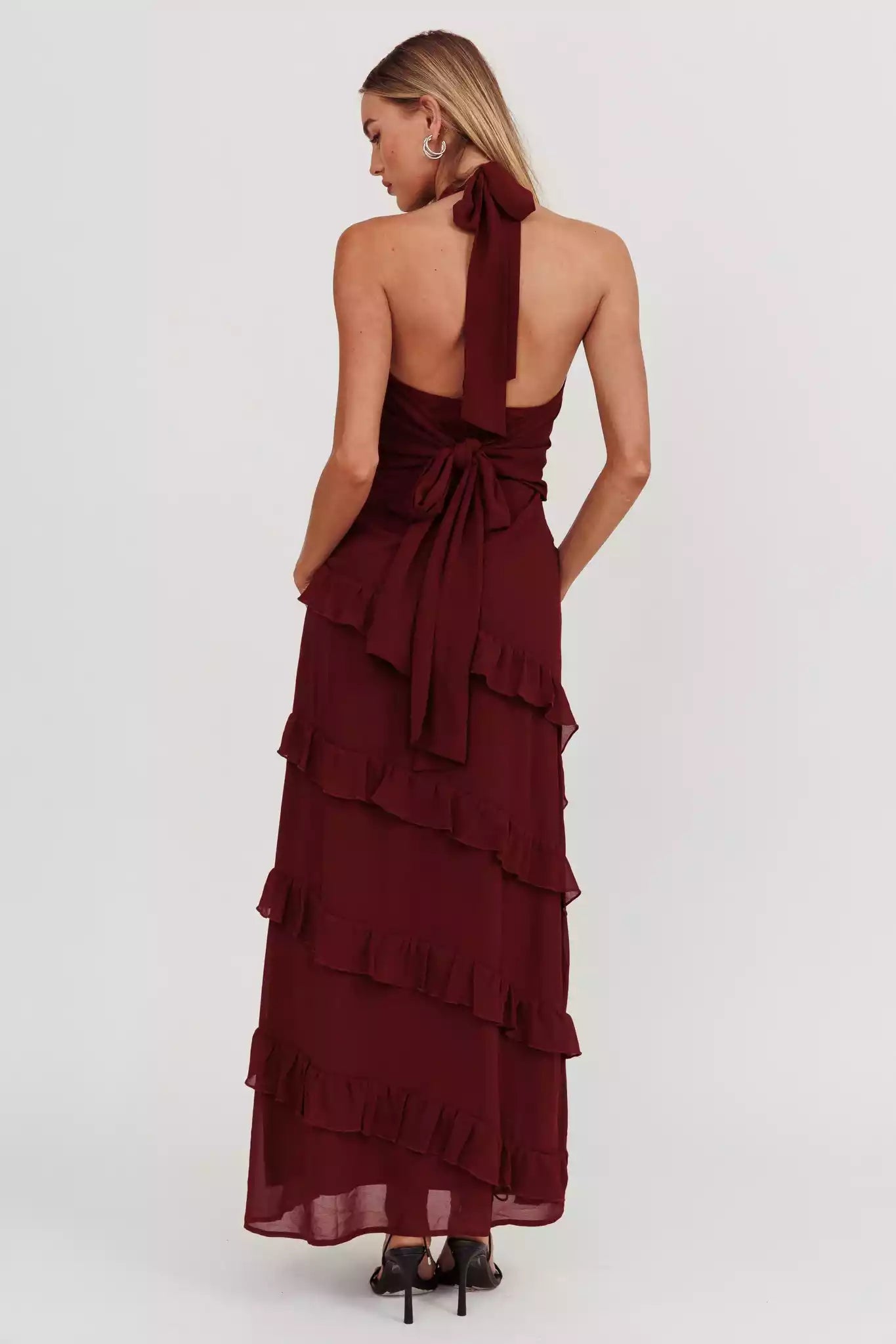 Eye catching neckband with ruffled edges, backless lining, side zipper Prom Dresses