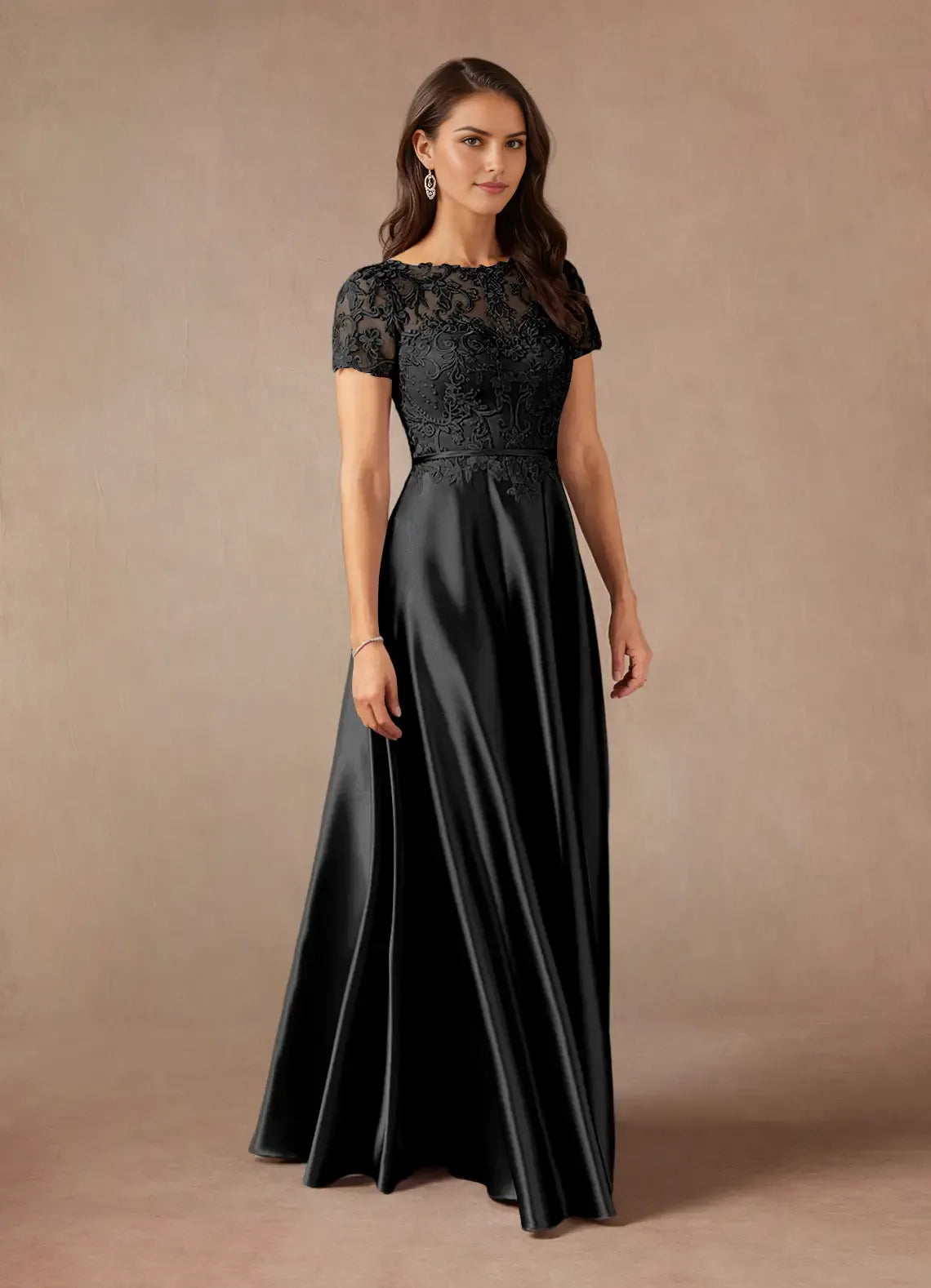 Fashion Black A-Line Lace Scoop Neck Short Sleeves Keyhole Back Zip Floor-Length Mother of the Bride Dress for female guests