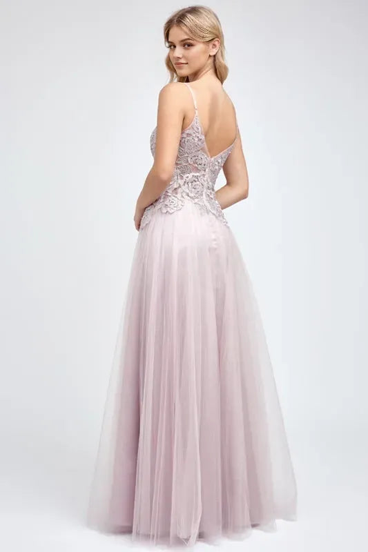 Fashionable A-line Tulle embroidered v-neck Sleeveless Back Zip Floor length prom dress for women hot sale ﻿