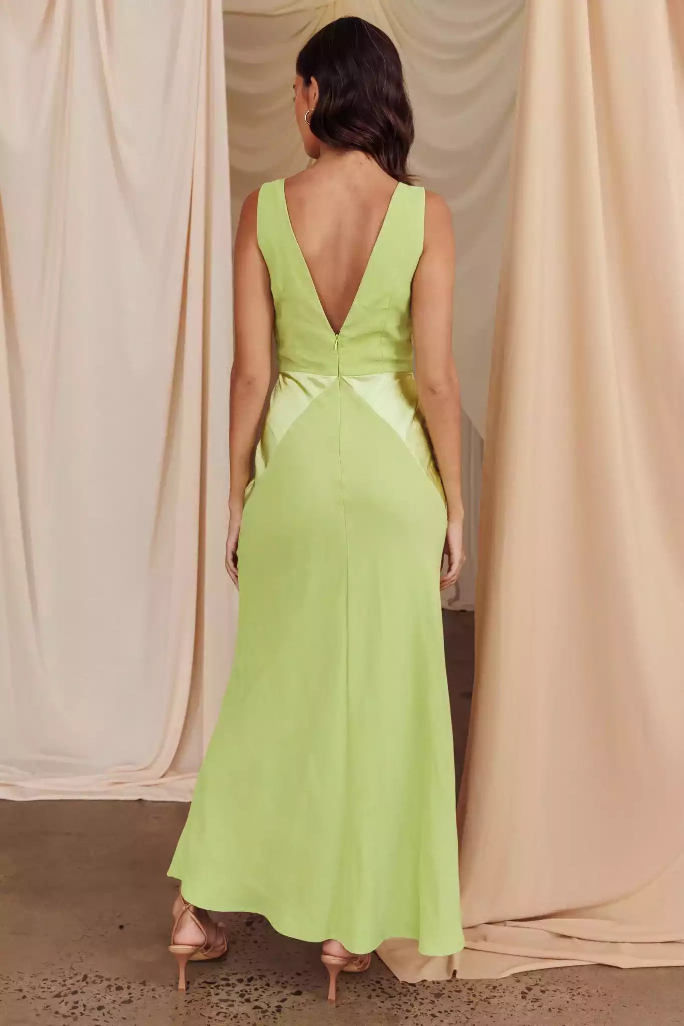 Fashionable satin extra long V-neck with lining, V-shaped back and back with zipper Prom Dresses