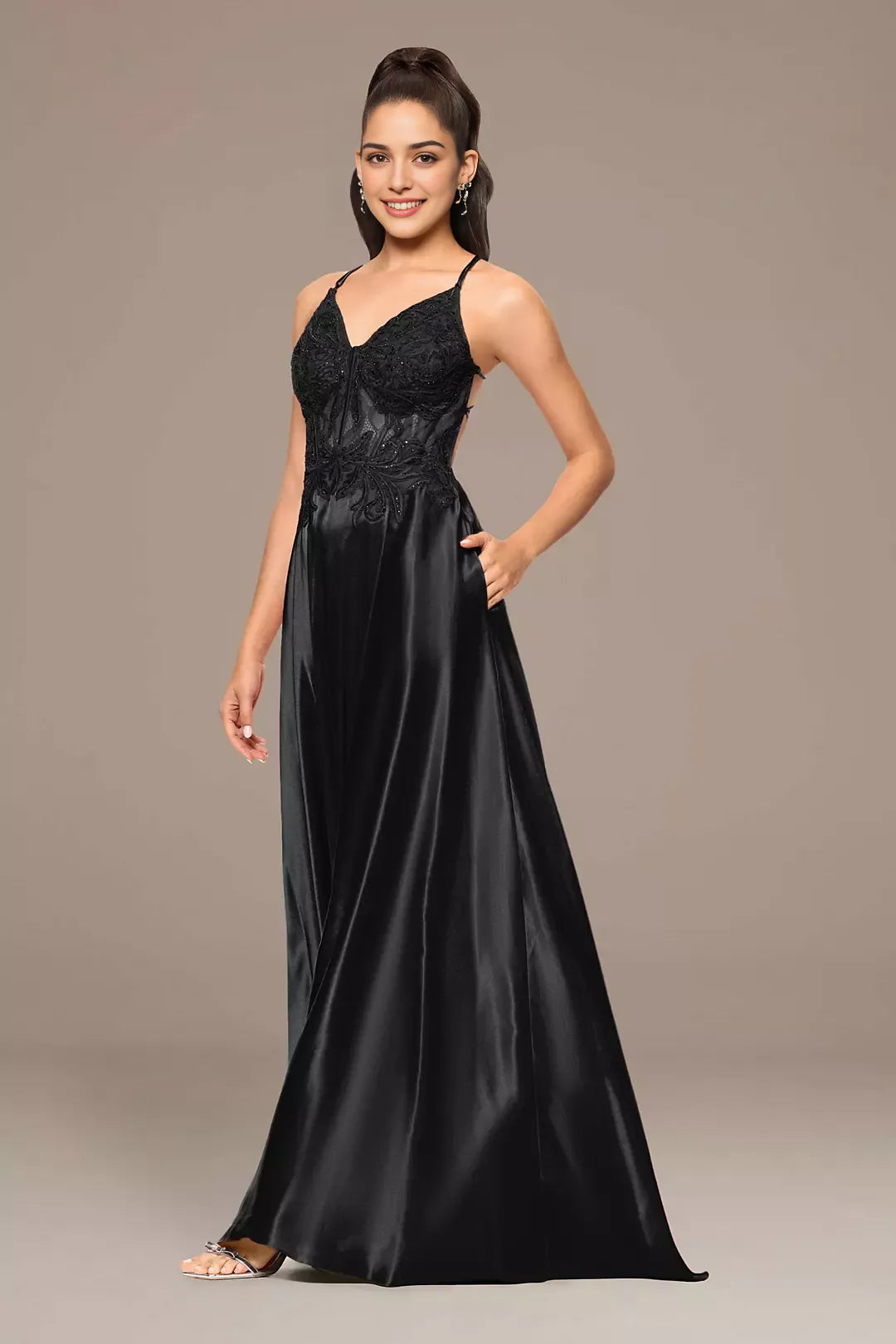Glamorous A-Line V-Neck Lace Sleeveless Criss-Cross Lace Up Floor-Length Prom Dresses with Appliqued Bodice ﻿