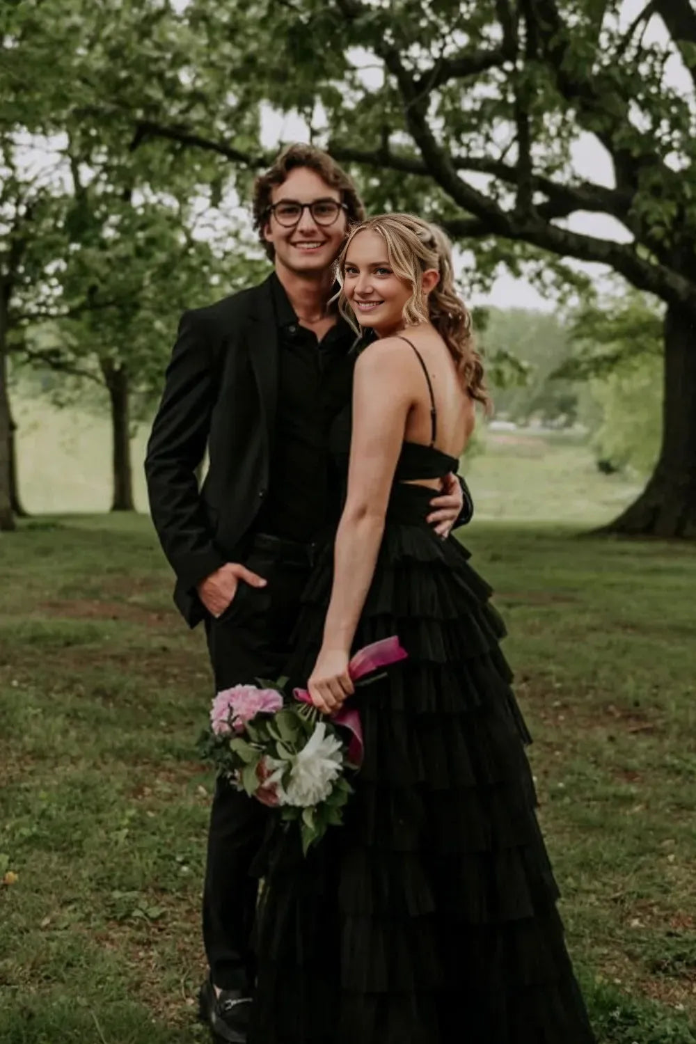 Glamorous A-line Sweetheart Neck Spaghetti Straps Tiered Ruffled Tulle High-Slit Floor-Length Prom Dresses with Slit