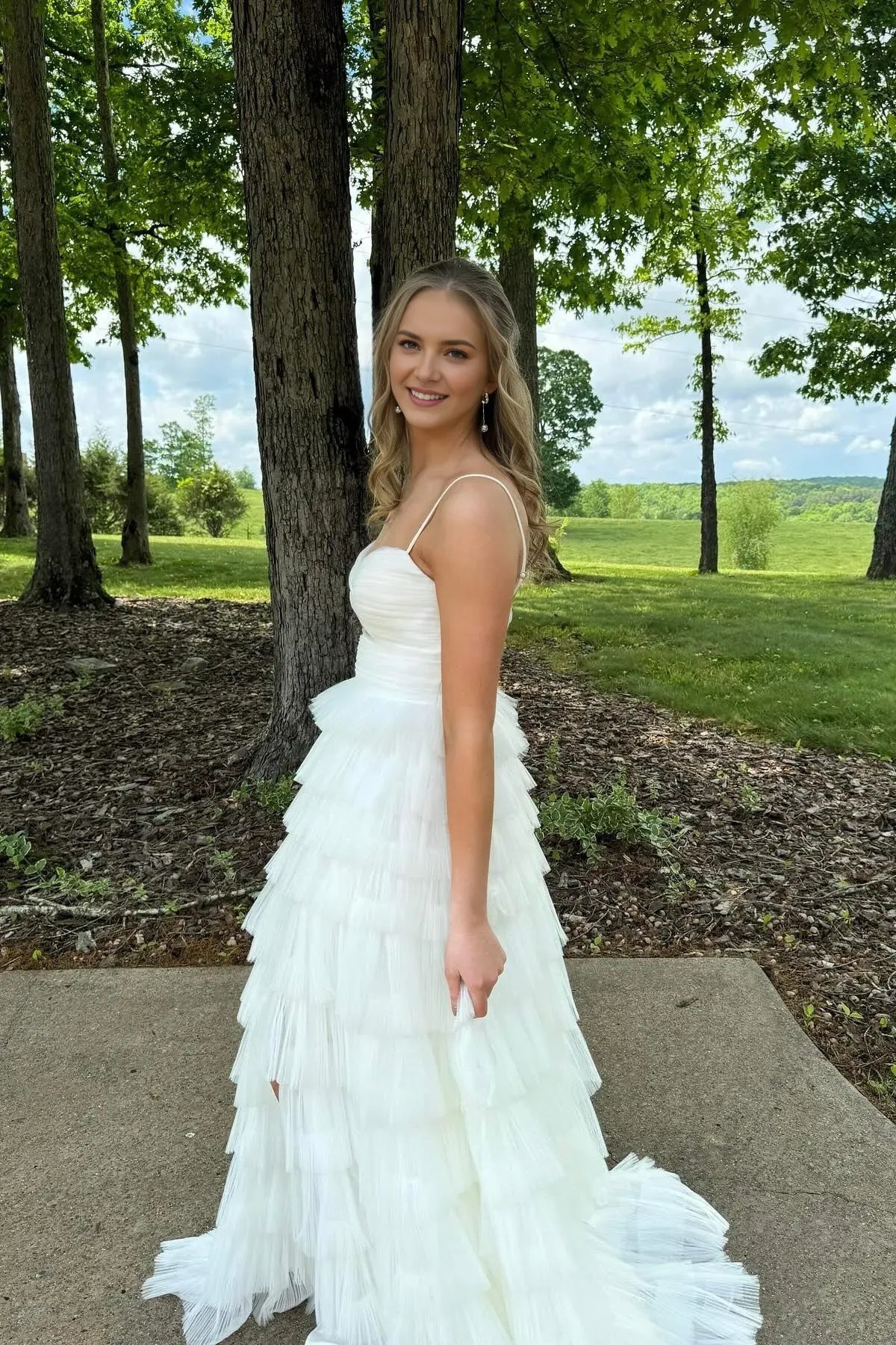 Glamorous A-line Sweetheart Neck Spaghetti Straps Tiered Ruffled Tulle High-Slit Floor-Length Prom Dresses with Slit