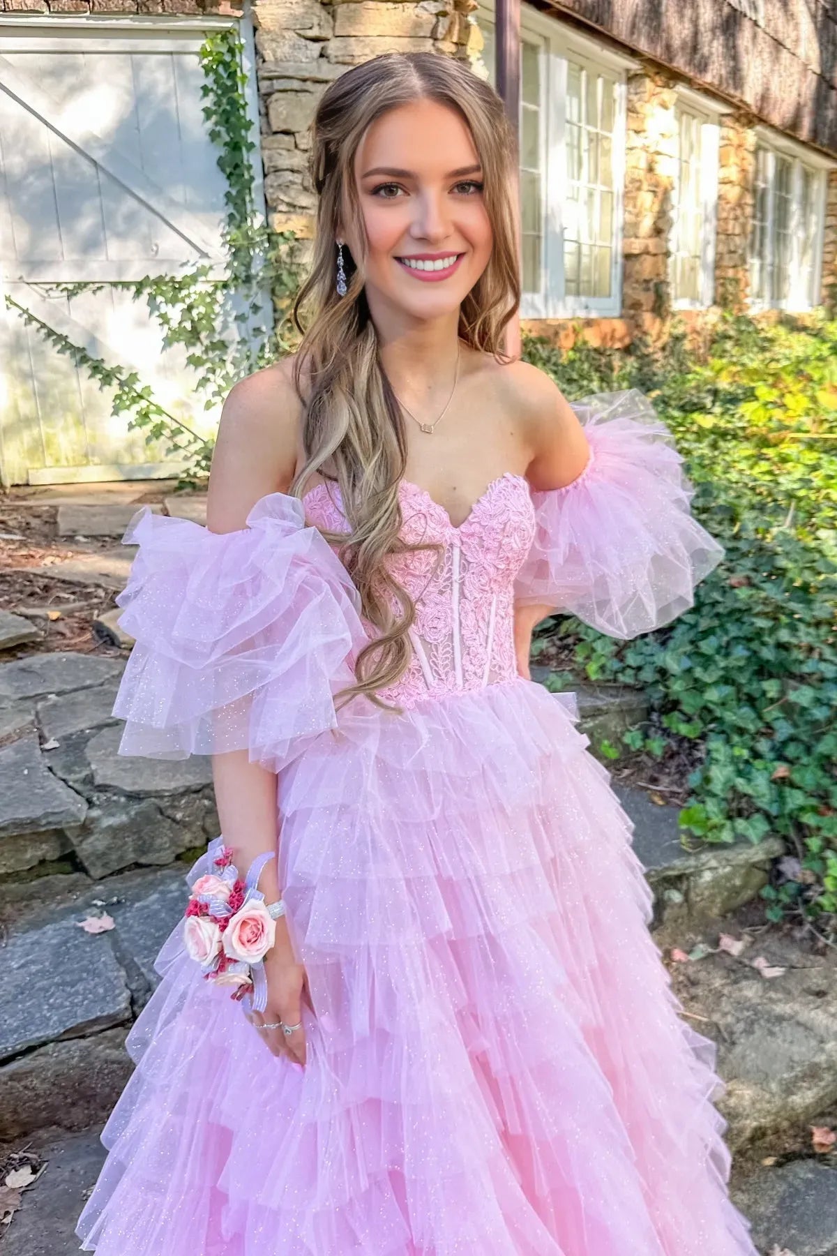 Glamorous Pink A-line Sweetheart Neck Ruffle Sleeves Appliques Tiered Ruffled Tulle High-Slit Prom Dresses