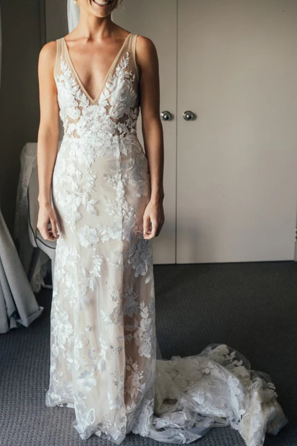 Gorgeous V-neck lace sleeveless floor length wedding dress