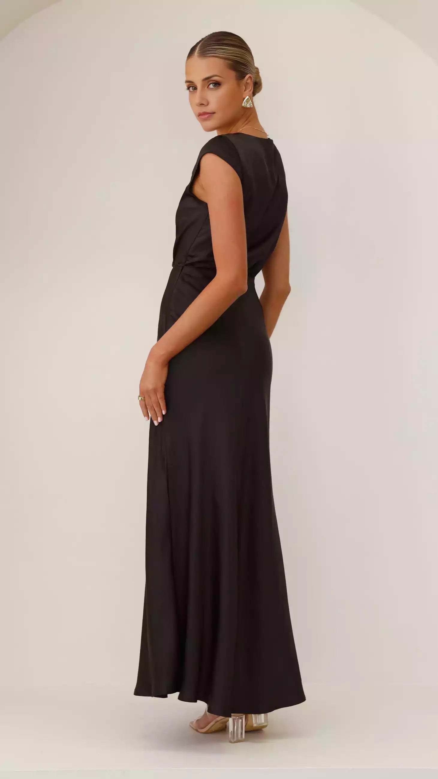 Gorgeous mini sleeves, deep V-neck, chest hugging, invisible side zipper Prom Dresses
