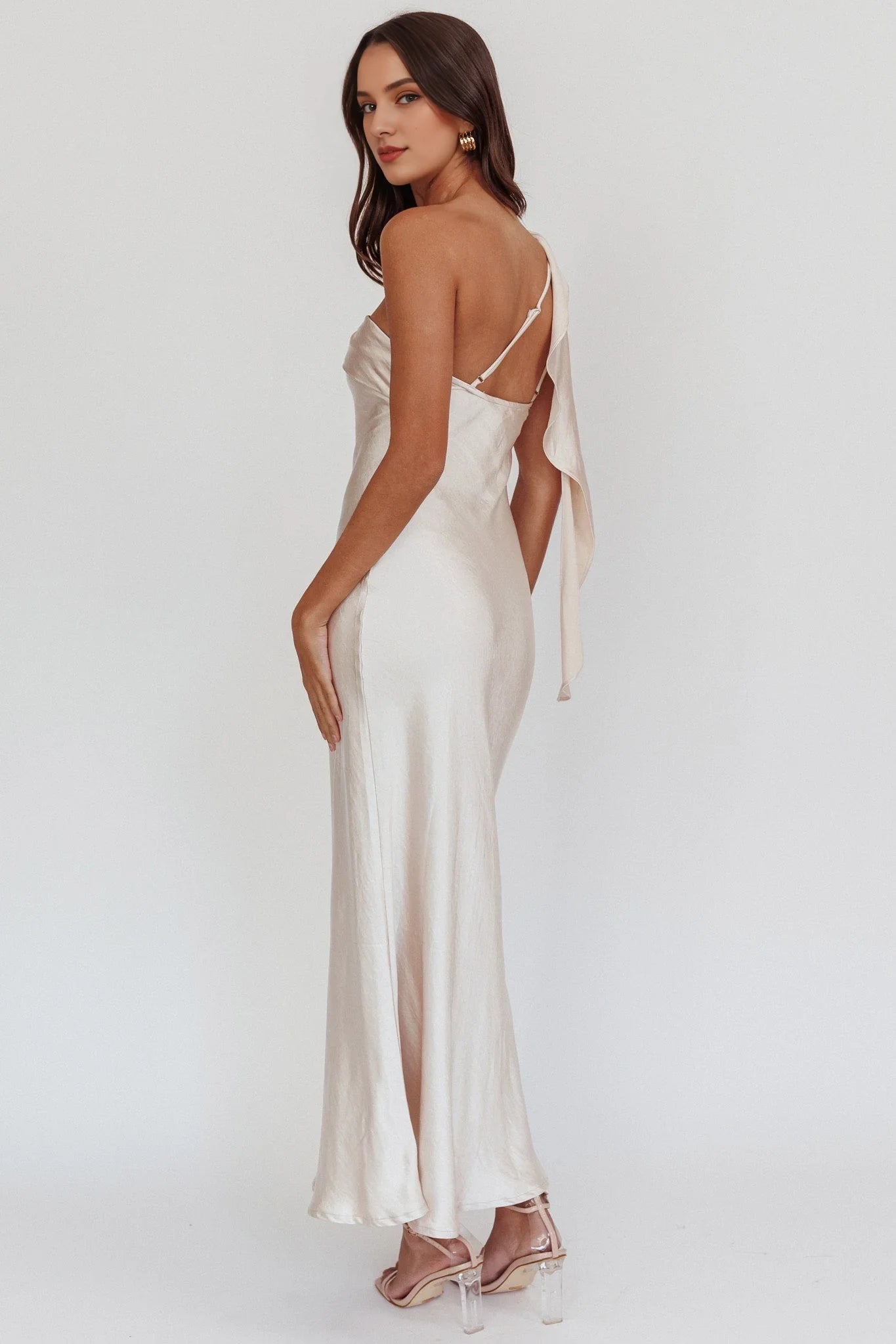 Gorgeous satin long ruffled edge single shoulder strap invisible side zipper bridesmaid dress