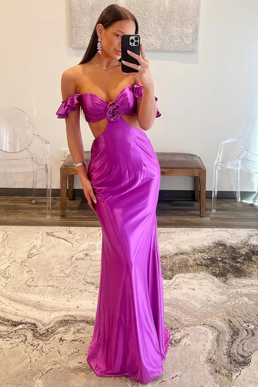 Hollow mermaid slim fit dress with V-neckline and sleeveless design