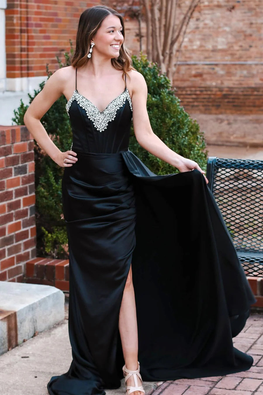 Black Diamond V-neck Long Formal Dress with Tail