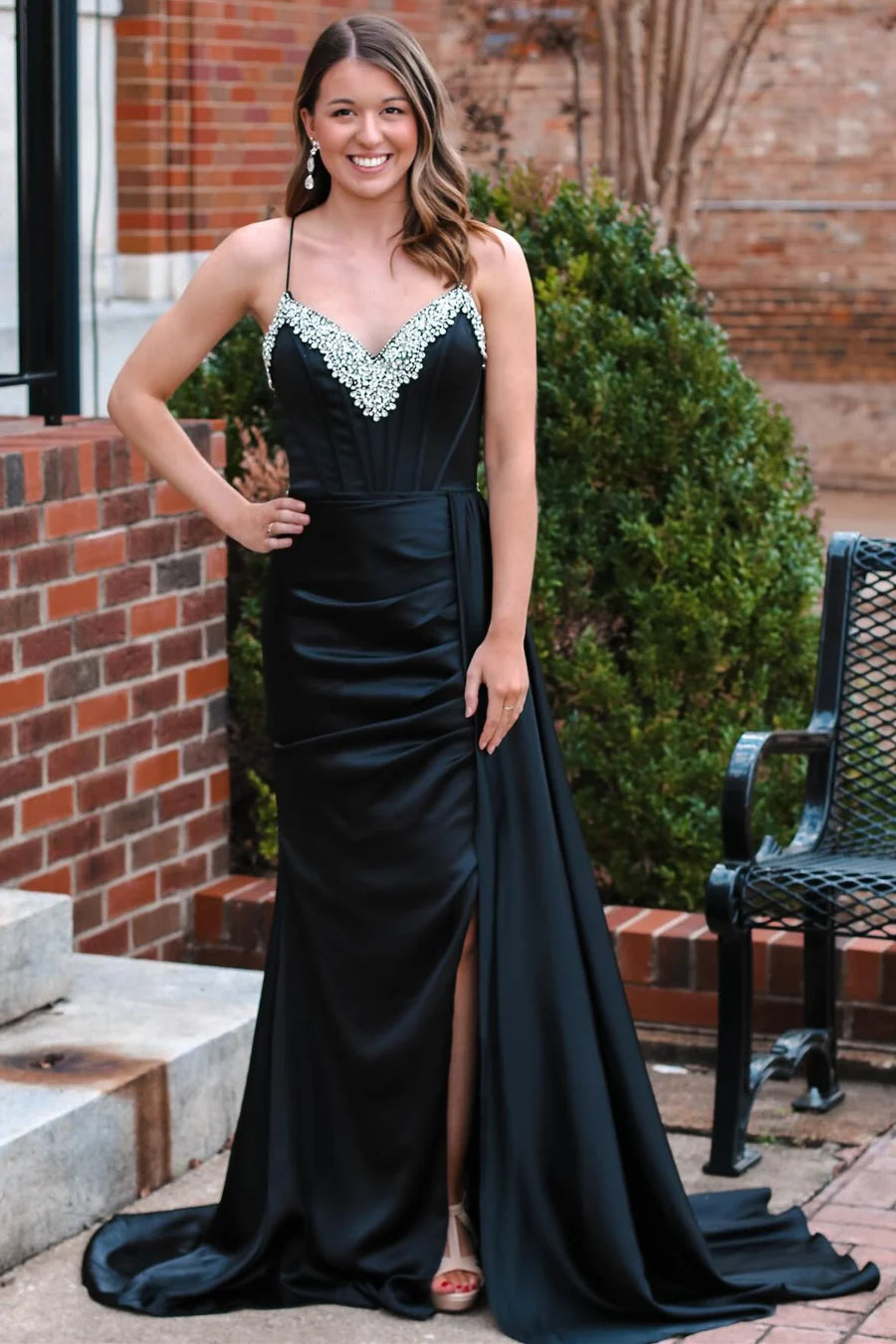 Black Diamond V-neck Long Formal Dress with Tail
